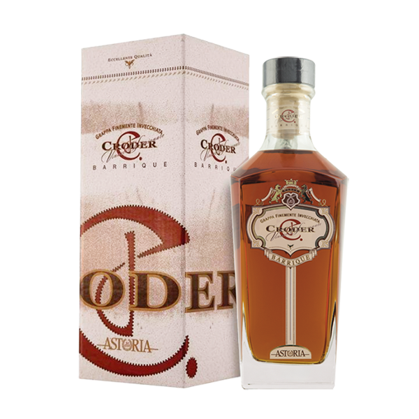 Botella de Grappa Barrique Croder de Astoria Wines con su estuche sobre fondo transparente